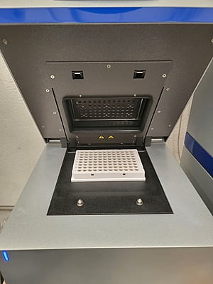 Termociclador QIAquant 96 5plex (115 V) - Qiagen Termociclador QIAquant 96 5plex (115 V) - Qiagen Termociclador QIAquant 96 5plex (115 V) - Qiagen Termociclador QIAquant 96 5plex (115 V) - Qiagen